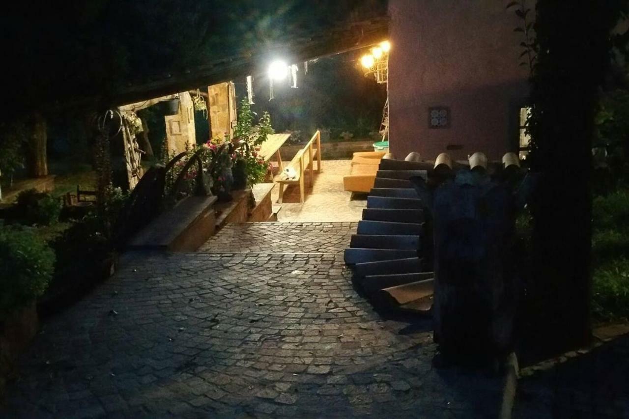 וטראלה Piccolo Casale A "Le Moline" In Una Vera Fattoria מראה חיצוני תמונה